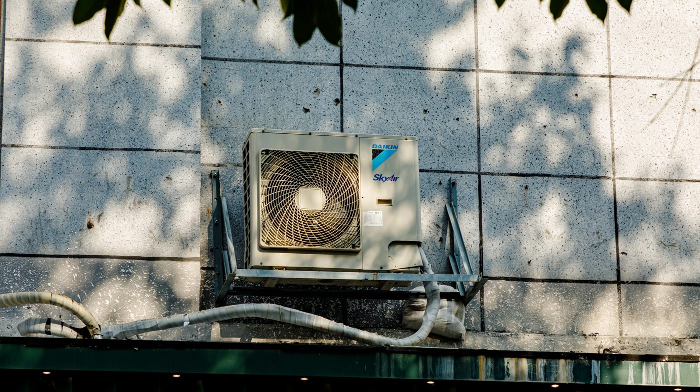 An outdoor air conditioning condenser unit of the kind Specialized Air Conditioning services in Fresno